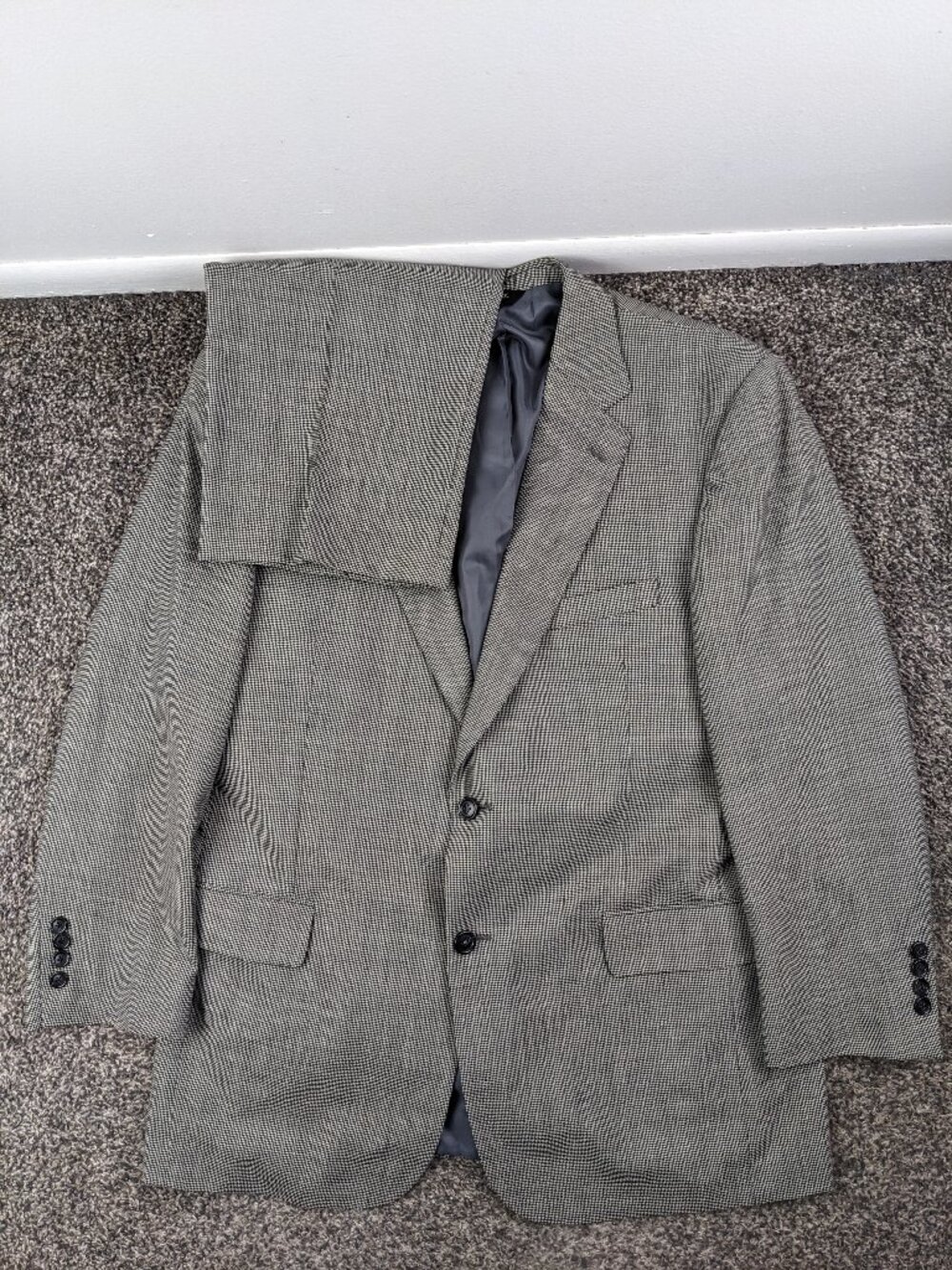 Jos A Bank Suit 46R Wool Houndstooth Checked Classic Collection Gray 36x29